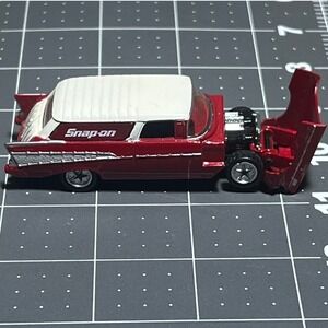 Snap-on Tools 1957‎ Chevy Nomad Diecast Car Red White 1/64 Scale Collectible